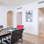 Panoramic Sea View - 2-Br Apartment Moure Rouge
